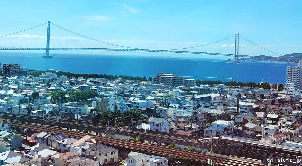 展望室から明石海峡大橋を望む・・明石市立天文科学館